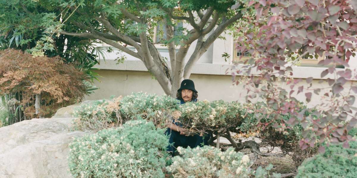 Show poster for “Drugdealer”