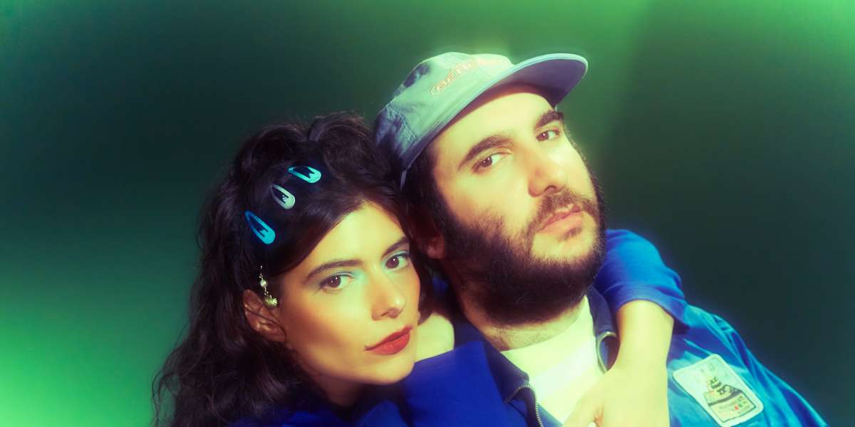 Show poster for “Pearl & The Oysters”