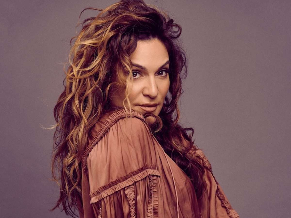 SHOSHANA BEAN (Mon, 10/19/26)