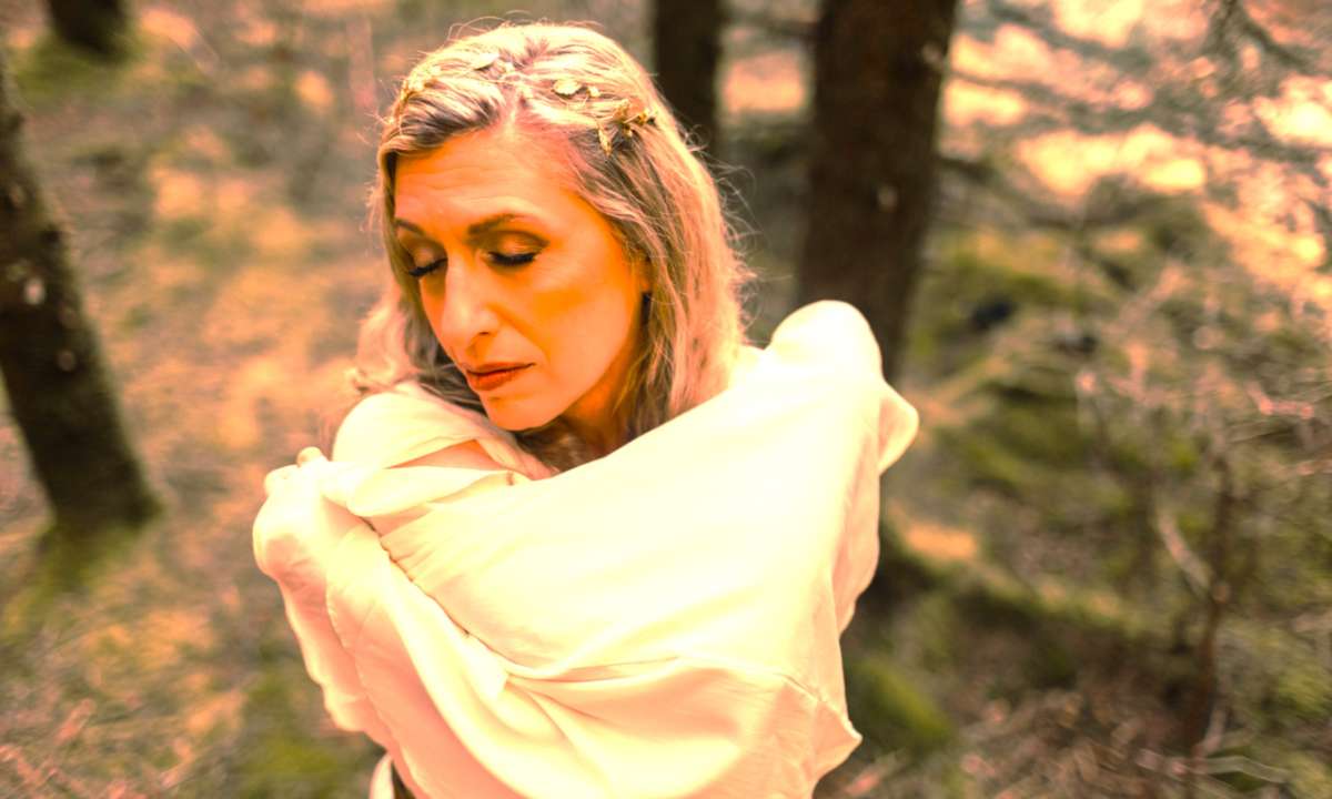 PATIO SHOW: Carrie Morrison