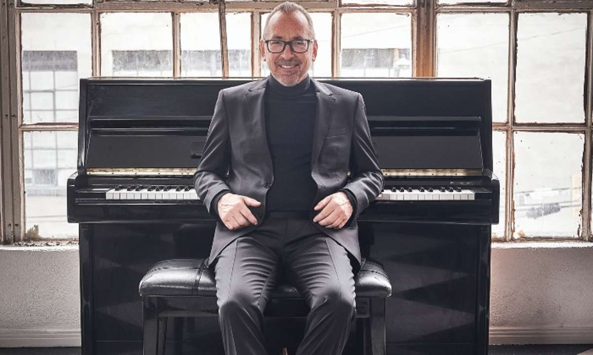 Brian Simpson, International Smooth Jazz Pianist