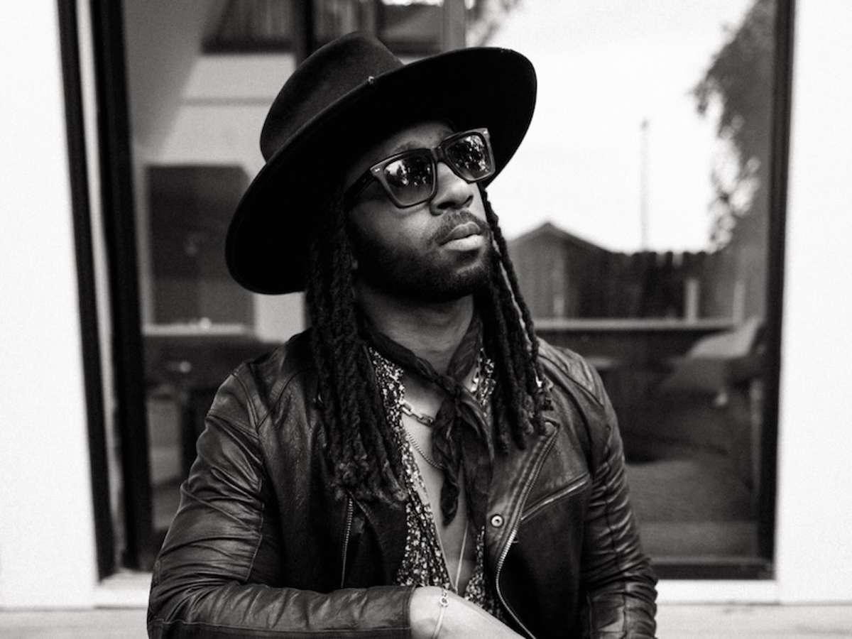 CHRIS MITCHELL: BEGGIN FOR SAX (Sun, 8/16/26)