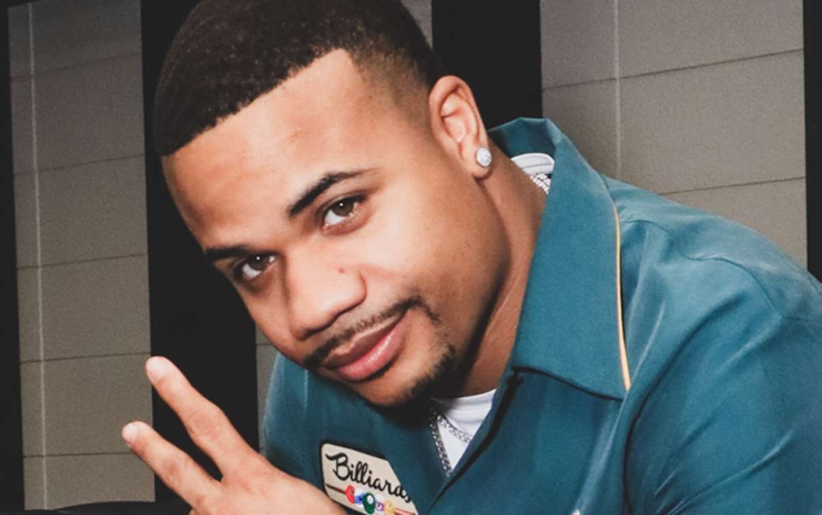 Two famous comedians, one with 'Cuse ties, went toe to toe with Syracuse  basketball, image size:1200x752