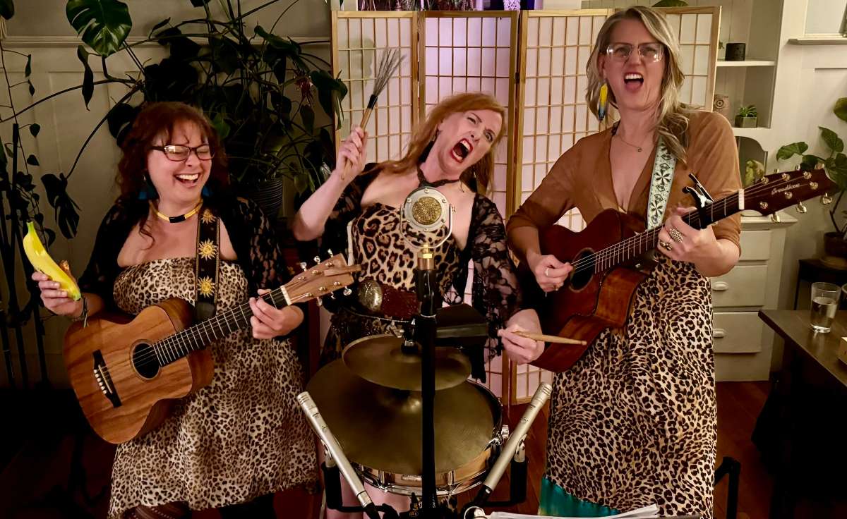 SOLD OUT: Ménage Àh Twats