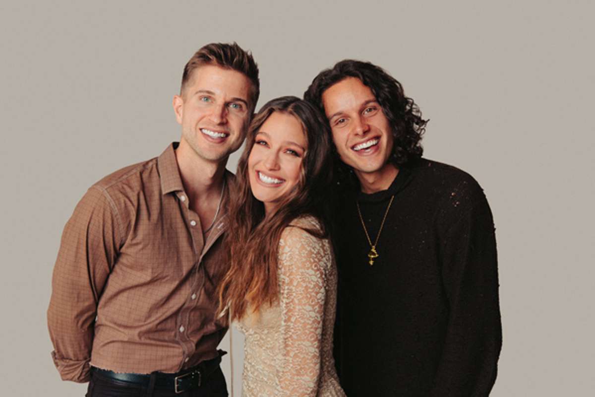 LIVESTREAM: Girl Named Tom: "Dust to Dust" The Trio Tour