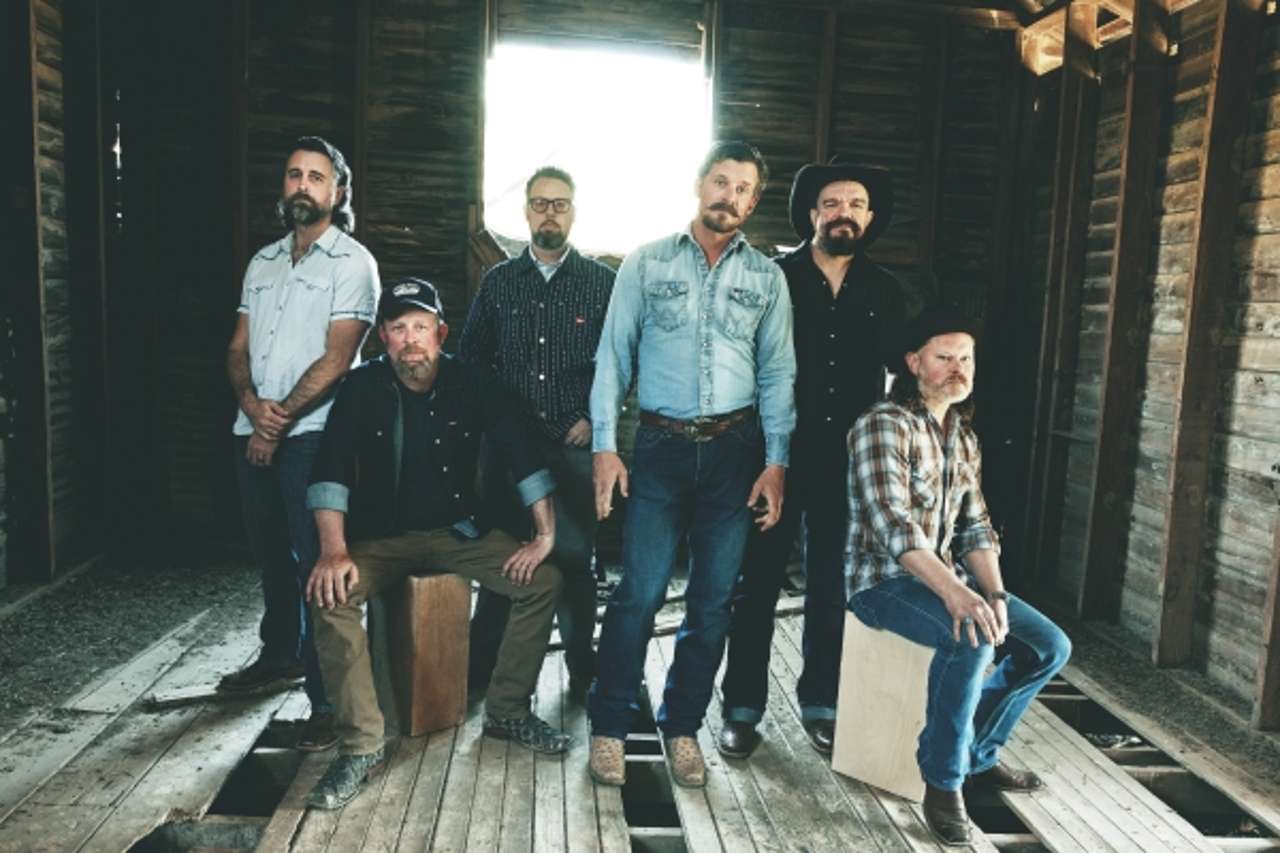 Turnpike Troubadours w/ Chevron PRCA Xtreme Bulls